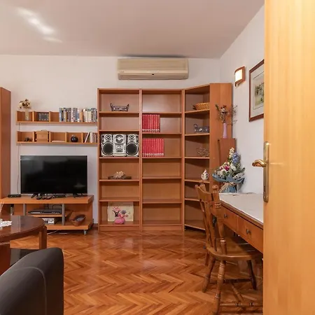 Bruno Apartment